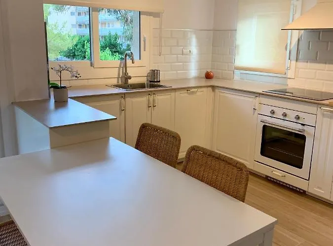 Be-cool Pool Center 萨洛